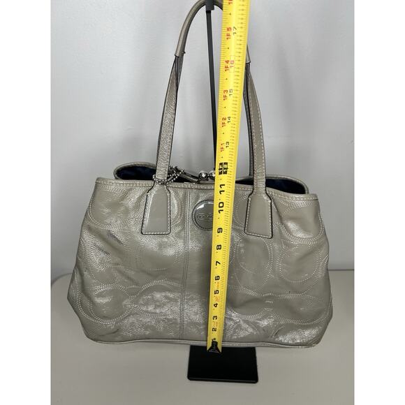 Coach Gray Silver Kiss Lock Handbag Purse F15658 - Picture 10 of 16